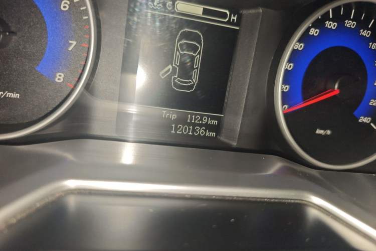 Used Geely Auto Emgrand 2015 Sedan 1.5L Manual - Top Trim Level Odometer Close Up