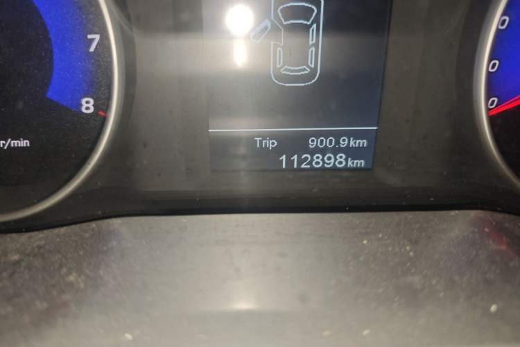 Used Geely Auto Emgrand 2015 Sedan 1.5L Manual - Top Trim Level Odometer Close Up