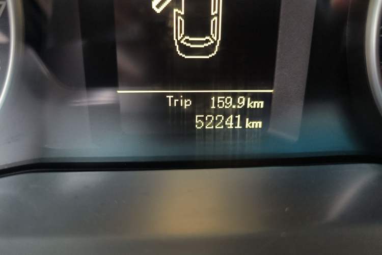 Used Geely Auto Emgrand 2015 Sedan 1.3T Manual Upward Edition Odometer Close Up