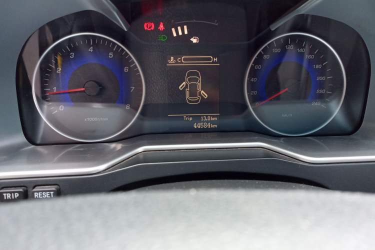 Used Geely Auto Emgrand 2015 Sedan 1.3T Manual Upward Edition Odometer Close Up