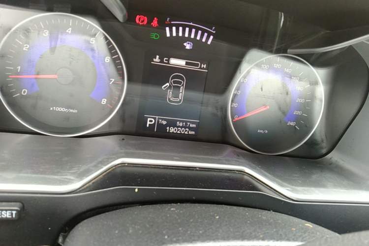 Used Geely Auto Emgrand 2015 Sedan 1.5L CVT Upward Version Odometer Close Up