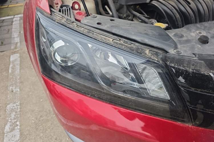 Used Geely Auto Emgrand 2015 Sedan 1.5L CVT Upward Version Right Front Headlight