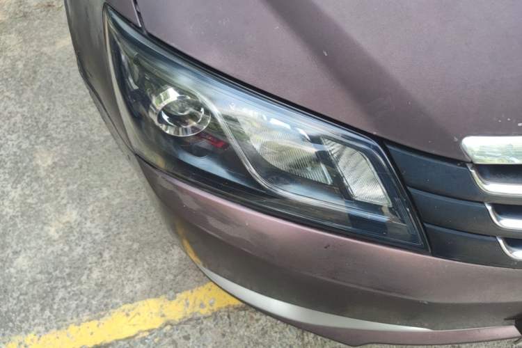 Used Geely Auto Emgrand 2015 Sedan 1.5L Manual - Top Trim Level Right Front Headlight