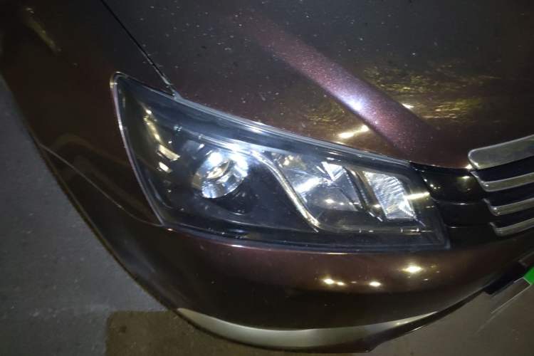 Used Geely Auto Emgrand 2015 Sedan 1.5L Manual - Top Trim Level Right Front Headlight