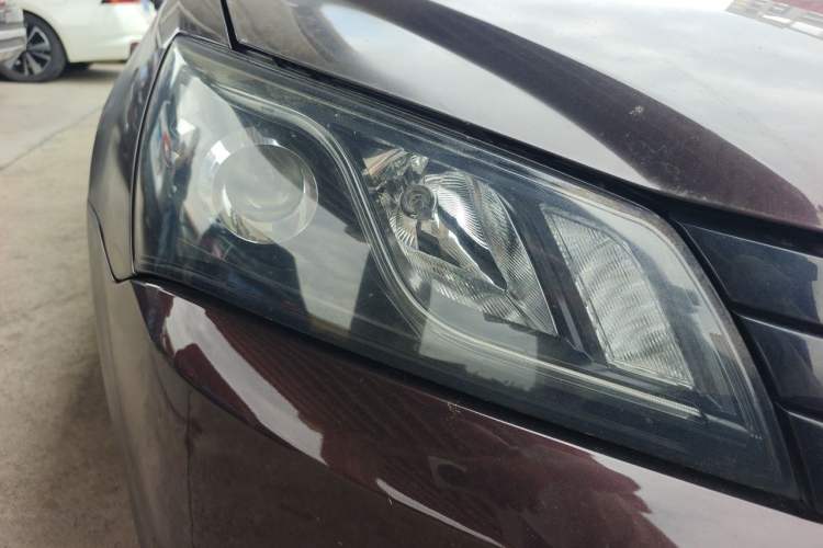 Used Geely Auto Emgrand 2015 Sedan 1.5L CVT Upward Version Right Front Headlight
