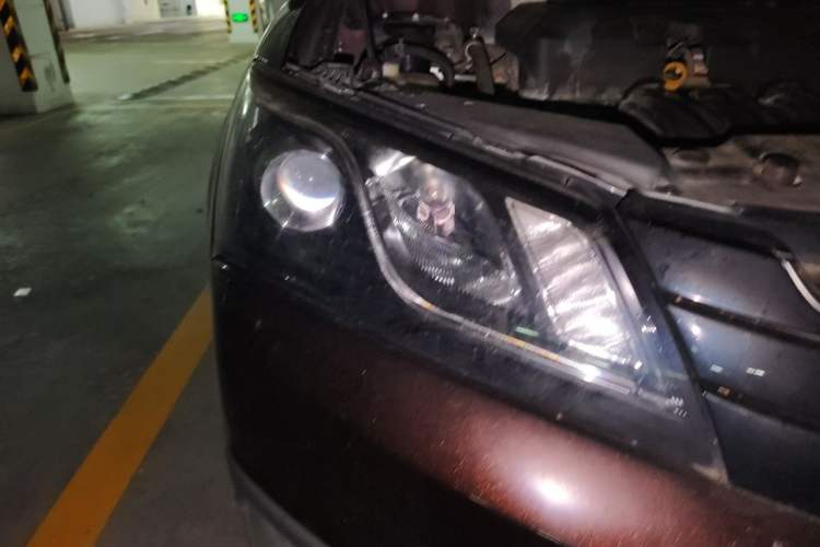 Used Geely Auto Emgrand 2015 Hatchback RS 1.5L Manual - Top Trim Level Right Front Headlight