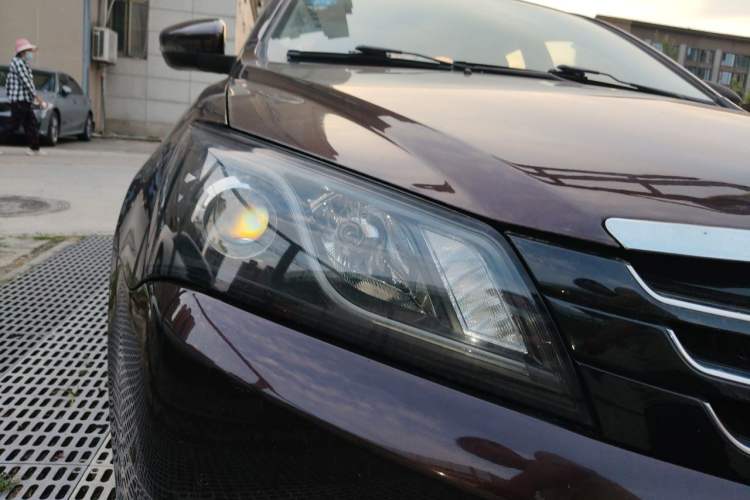 Used Geely Auto Emgrand 2015 Sedan 1.5L Manual - Top Trim Level Right Front Headlight