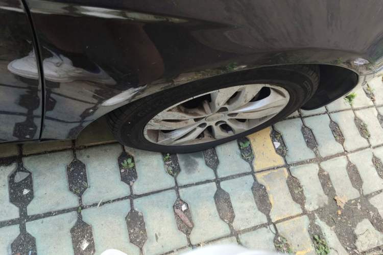 Used Geely Auto Emgrand 2015 Sedan 1.5L Manual - Top Trim Level Right Front Wheel Hub