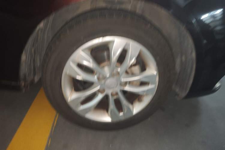 Used Geely Auto Emgrand 2015 Sedan 1.5L Manual - Top Trim Level Right Front Wheel Hub