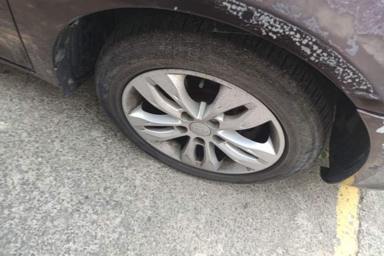 Used Geely Auto Emgrand 2015 Sedan 1.5L Manual - Top Trim Level Right Front Wheel Hub