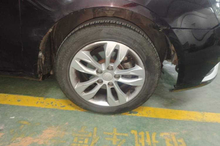 Used Geely Auto Emgrand 2015 Sedan 1.5L Manual - Top Trim Level Right Front Wheel Hub