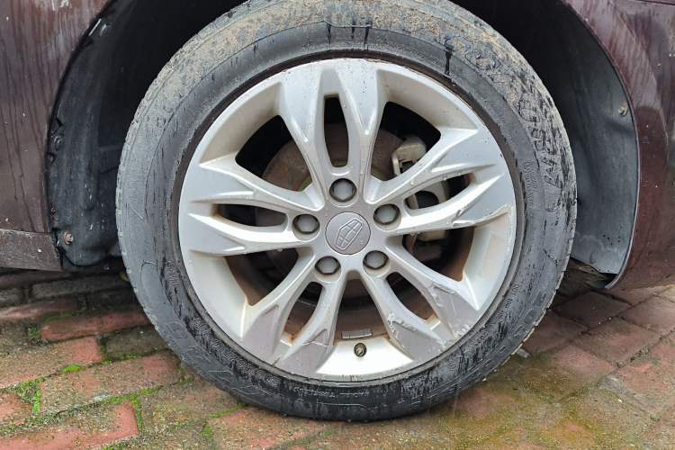 Used Geely Auto Emgrand 2015 Sedan 1.3T Manual Upward Edition Right Front Wheel Hub