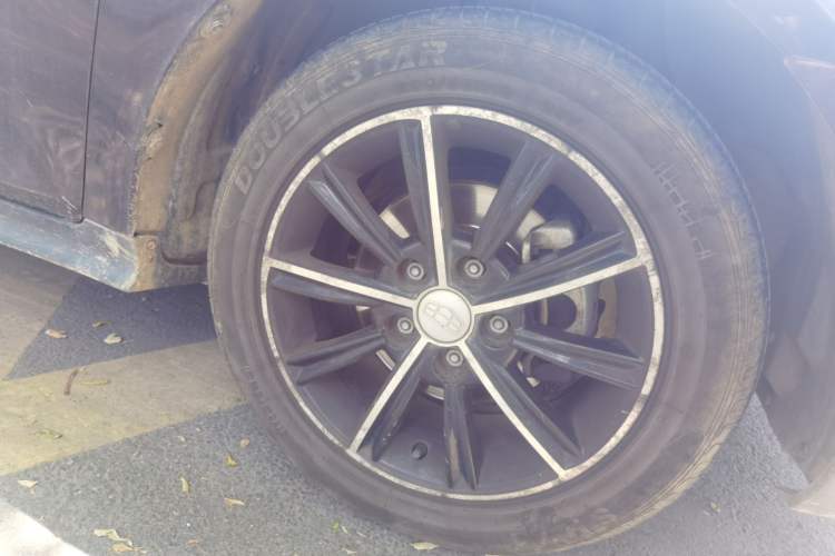 Used Geely Auto Emgrand 2015 Hatchback RS 1.5L Manual - Top Trim Level Right Front Wheel Hub
