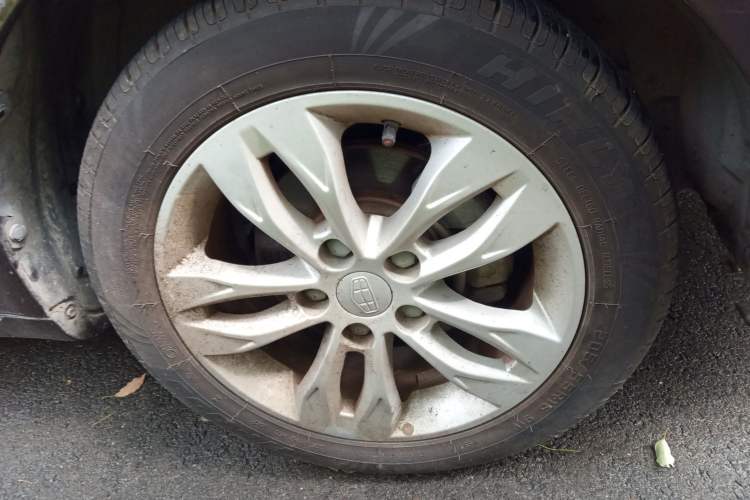 Used Geely Auto Emgrand 2015 Sedan 1.3T Manual Upward Edition Right Front Wheel Hub