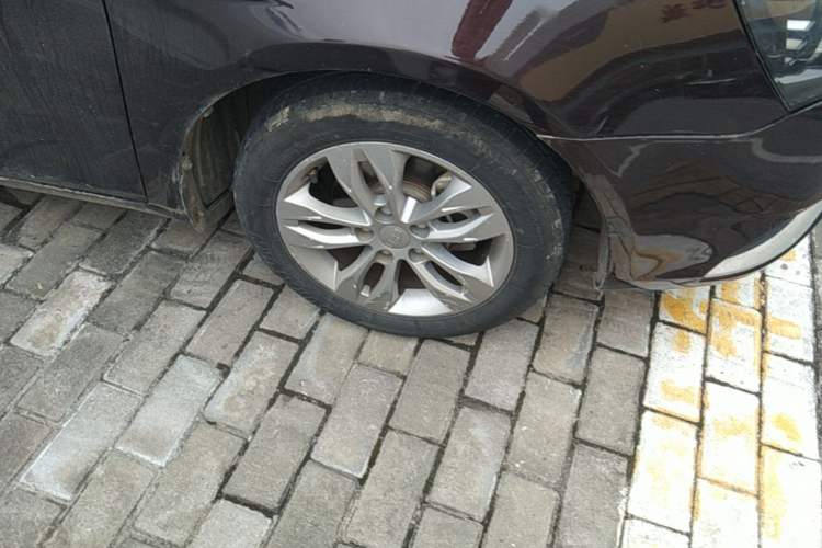 Used Geely Auto Emgrand 2015 Sedan 1.5L CVT Upward Version Right Front Wheel Hub