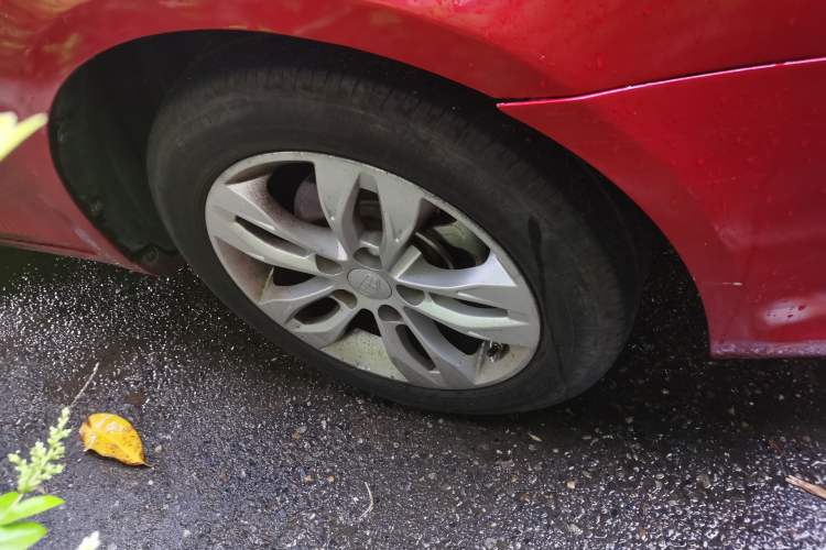 Used Geely Auto Emgrand 2015 Sedan 1.5L CVT Upward Version Right Front Wheel Hub