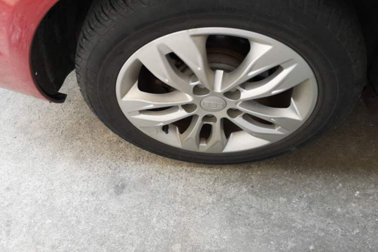 Used Geely Auto Emgrand 2015 Sedan 1.5L Manual - Top Trim Level Right Rear Wheel Hub