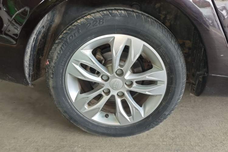 Used Geely Auto Emgrand 2015 Sedan 1.5L CVT Upward Version Right Rear Wheel Hub