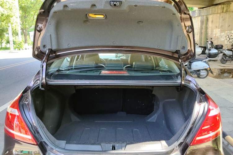 Used Geely Auto Emgrand 2015 Sedan 1.5L Manual - Top Trim Level Trunk