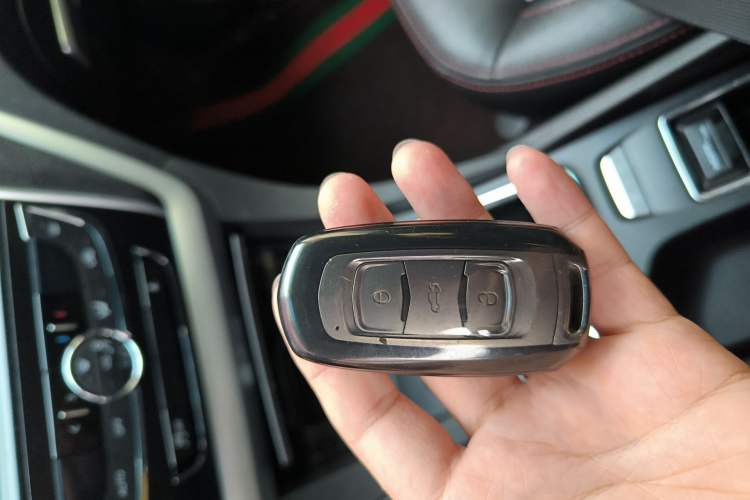 Used Geely Auto Emgrand 2015 Sedan 1.3T Manual Upward Edition Vehicle Key