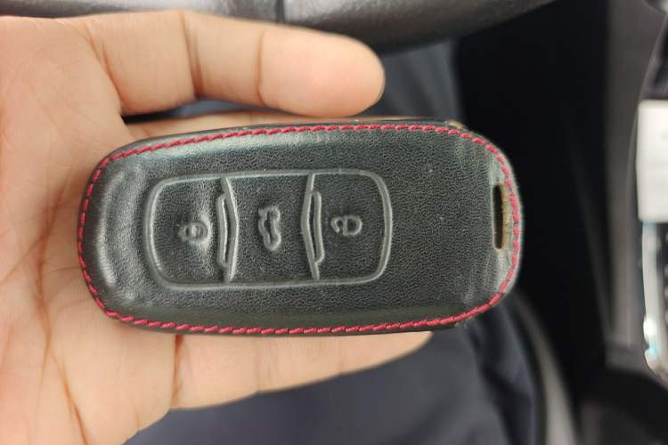 Used Geely Auto Emgrand 2015 Sedan 1.5L CVT Upward Version Vehicle Key