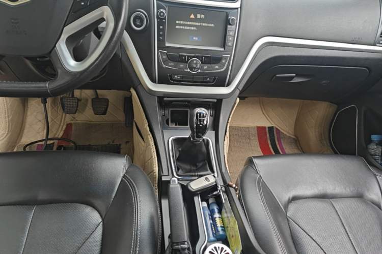 Used Geely Auto Emgrand 2015 Sedan 1.5L Manual - Top Trim Level Audio And AC Panel