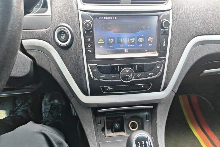 Used Geely Auto Emgrand 2015 Sedan 1.5L Manual - Top Trim Level Audio And AC Panel