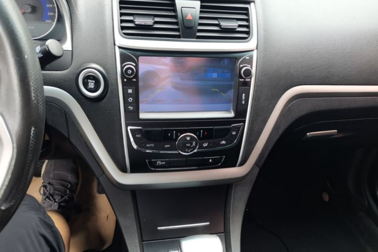Used Geely Auto Emgrand 2015 Sedan 1.5L CVT Upward Version Audio And AC Panel