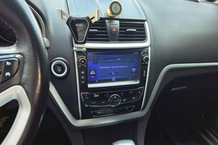 Used Geely Auto Emgrand 2015 Sedan 1.5L CVT Upward Version Audio And AC Panel