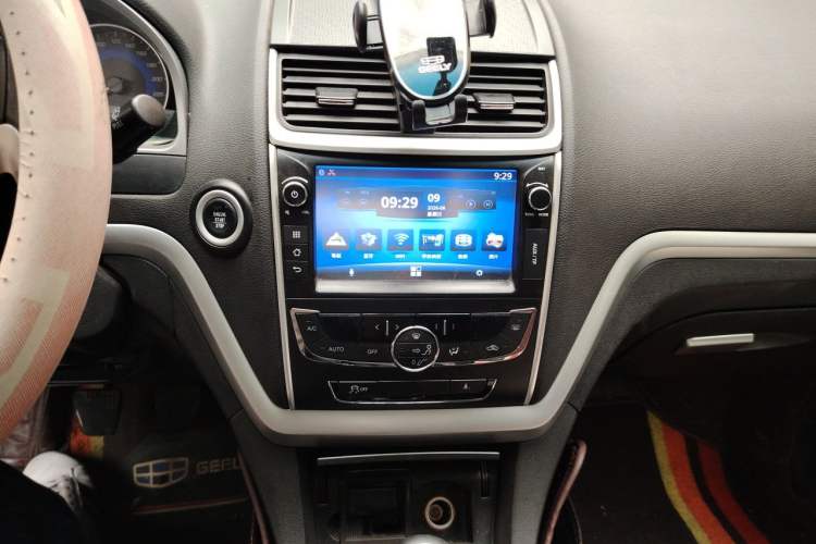 Used Geely Auto Emgrand 2015 Sedan 1.5L Manual - Top Trim Level Audio And AC Panel