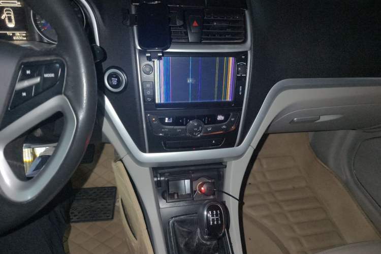 Used Geely Auto Emgrand 2015 Sedan 1.5L Manual - Top Trim Level Audio And AC Panel
