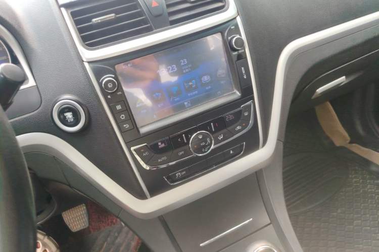 Used Geely Auto Emgrand 2015 Sedan 1.5L Manual - Top Trim Level Audio And AC Panel