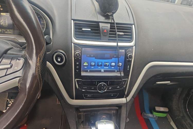 Used Geely Auto Emgrand 2015 Sedan 1.5L CVT Upward Version Audio And AC Panel