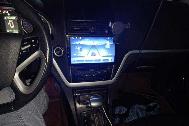 Used Geely Auto Emgrand 2015 Hatchback RS 1.5L CVT Upward Edition Audio And AC Panel