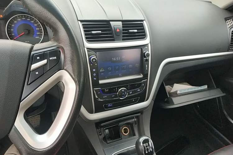 Used Geely Auto Emgrand 2015 Sedan 1.5L Manual - Top Trim Level Audio And AC Panel