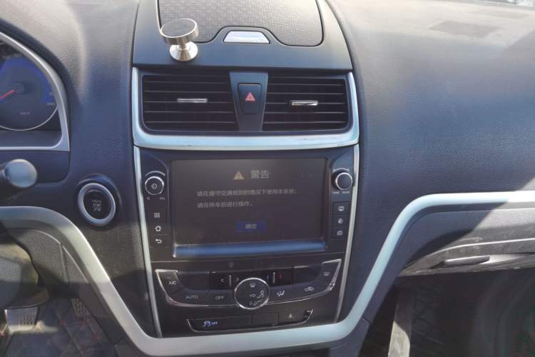 Used Geely Auto Emgrand 2015 Sedan 1.5L Manual - Top Trim Level Audio And AC Panel