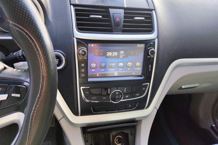 Used Geely Auto Emgrand 2015 Sedan 1.5L Manual - Top Trim Level Audio And AC Panel
