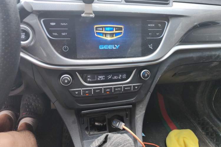 Used Geely Auto Emgrand 2015 Sedan 1.5L Manual - Top Trim Level Audio And AC Panel