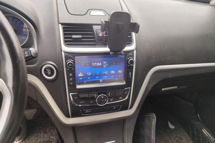 Used Geely Auto Emgrand 2015 Hatchback RS 1.5L Manual - Top Trim Level Audio And AC Panel
