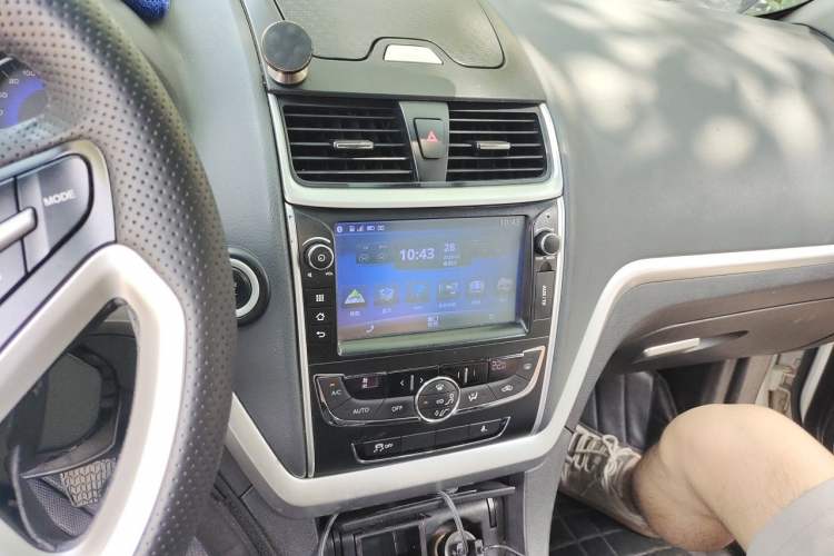 Used Geely Auto Emgrand 2015 Hatchback RS 1.5L Manual - Top Trim Level Audio And AC Panel