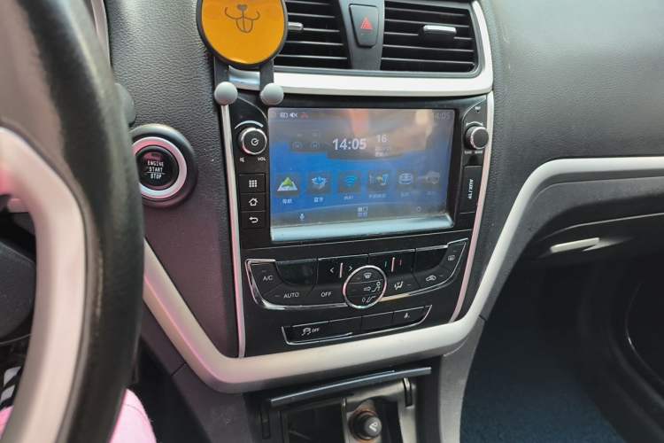 Used Geely Auto Emgrand 2015 Sedan 1.5L Manual - Top Trim Level Audio And AC Panel