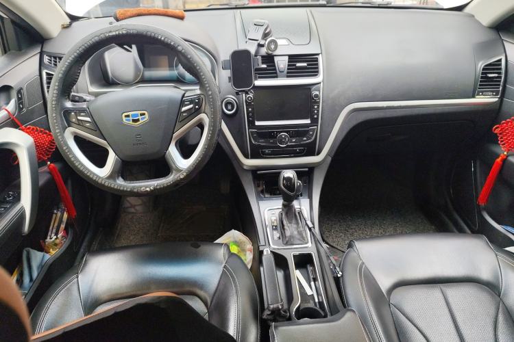 Used Geely Auto Emgrand 2015 Sedan 1.3T CVT Upward Edition Center Console