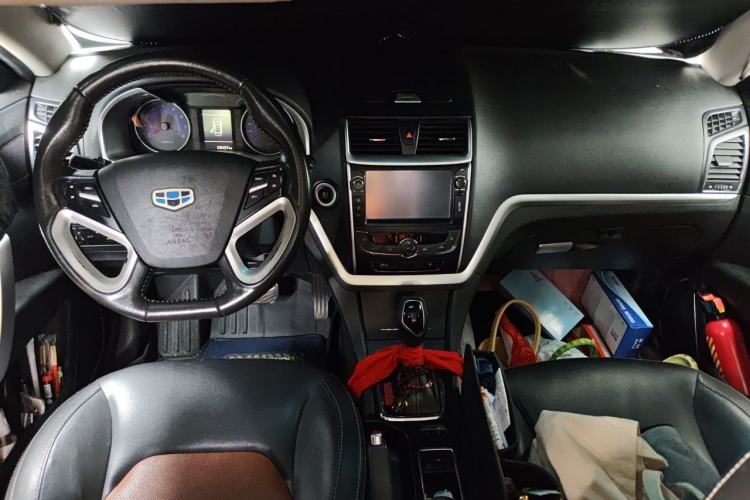 Used Geely Auto Emgrand 2015 Hatchback RS 1.3T CVT Top-Tier Version Center Console