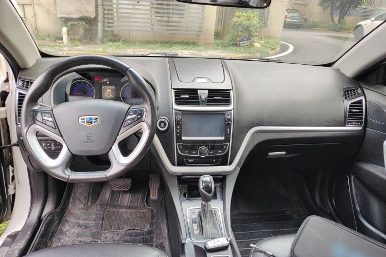 Used Geely Auto Emgrand 2015 Hatchback RS 1.3T CVT Top-Tier Version Center Console