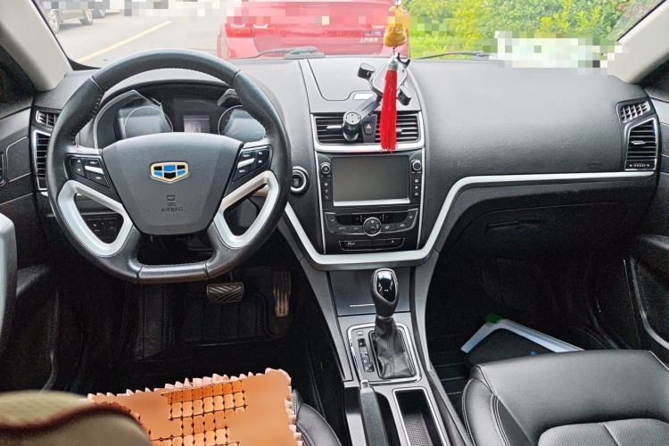 Used Geely Auto Emgrand 2015 Sedan 1.5L CVT Upward Version Center Console
