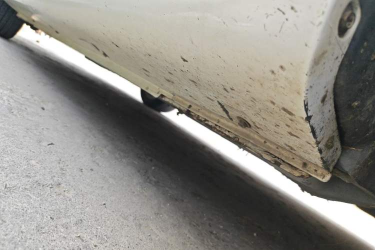 Used Geely Auto Emgrand 2015 Sedan 1.5L Manual - Top Trim Level Chassis Front Right