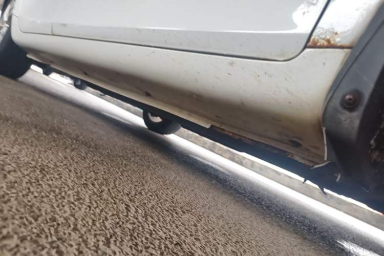 Used Geely Auto Emgrand 2015 Sedan 1.5L Manual - Top Trim Level Chassis Front Right