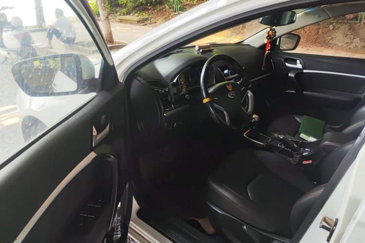 Used Geely Auto Emgrand 2015 Sedan 1.5L CVT Upward Version Driver Seat