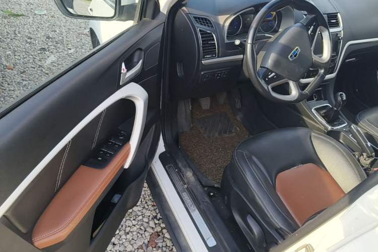 Used Geely Auto Emgrand 2015 Hatchback RS 1.3T Manual Top-Trim Version Driver Seat