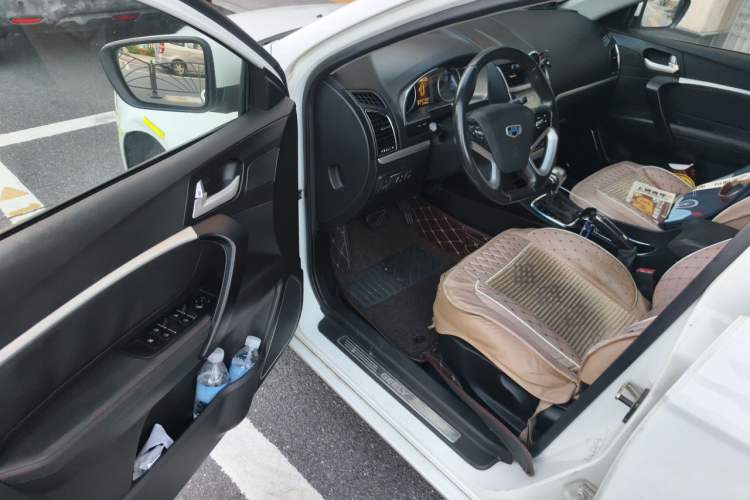 Used Geely Auto Emgrand 2015 Sedan 1.5L CVT Upward Version Driver Seat